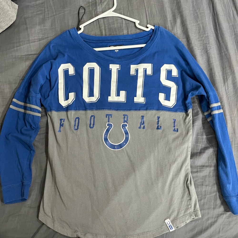 Women’s Indianapolis Colts size medium long sleeve shirt